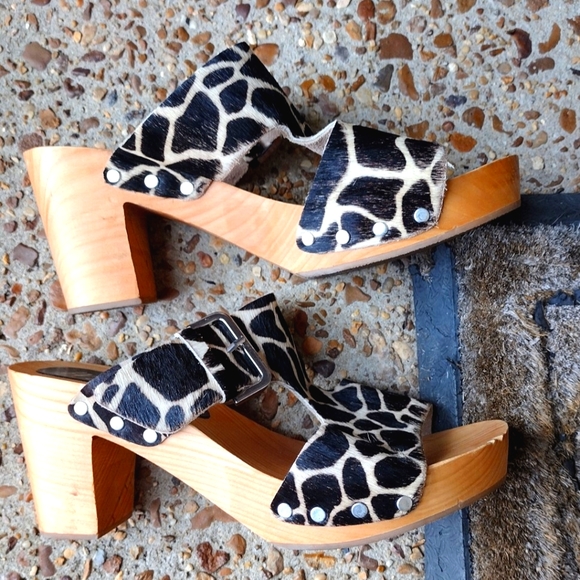 EUC Matisse giraffe print "Cherri" calf hair chunky heels - Picture 2 of 11